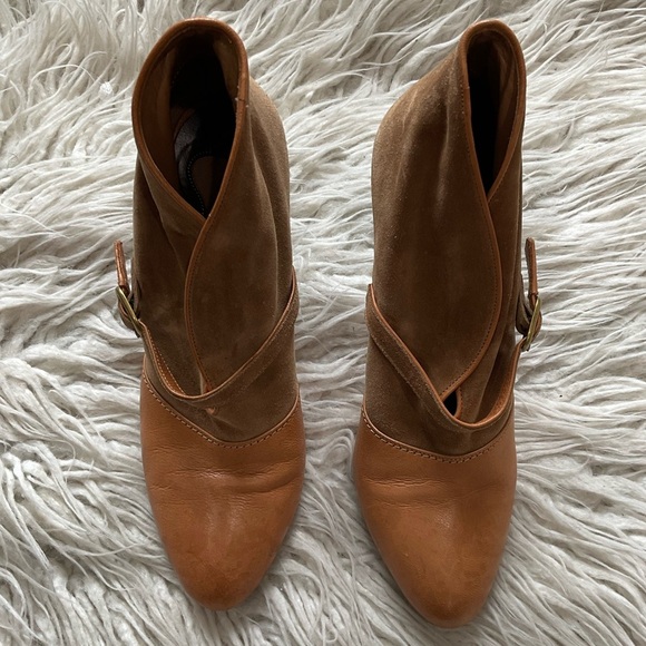 Chloe Tan Suede Leather Switch Color Block Mixed Media High Heel Booties Size 39 - Picture 3 of 11